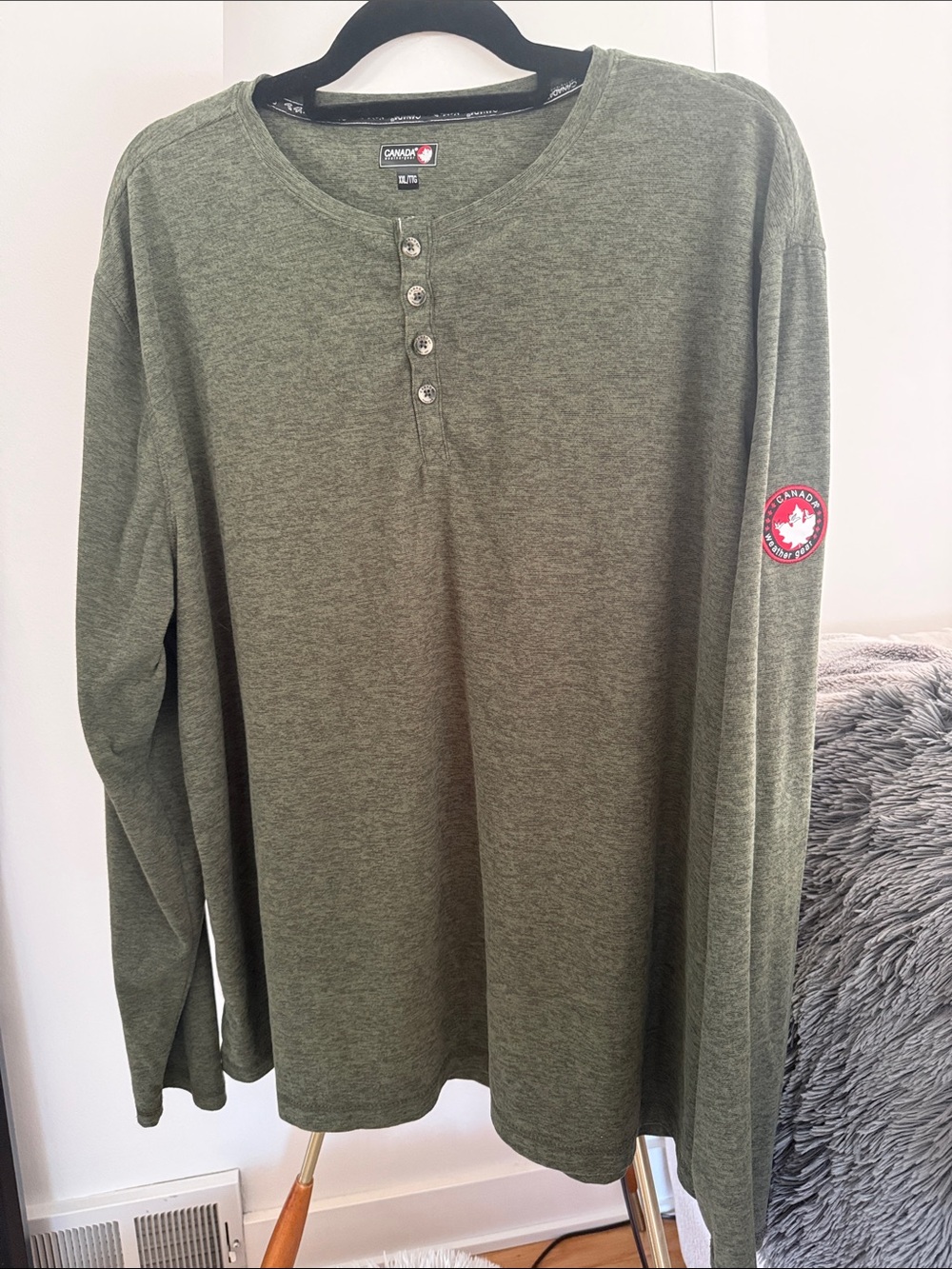 Canada Weathergear Men's Olive Green Long Sleeve Henley Shirt